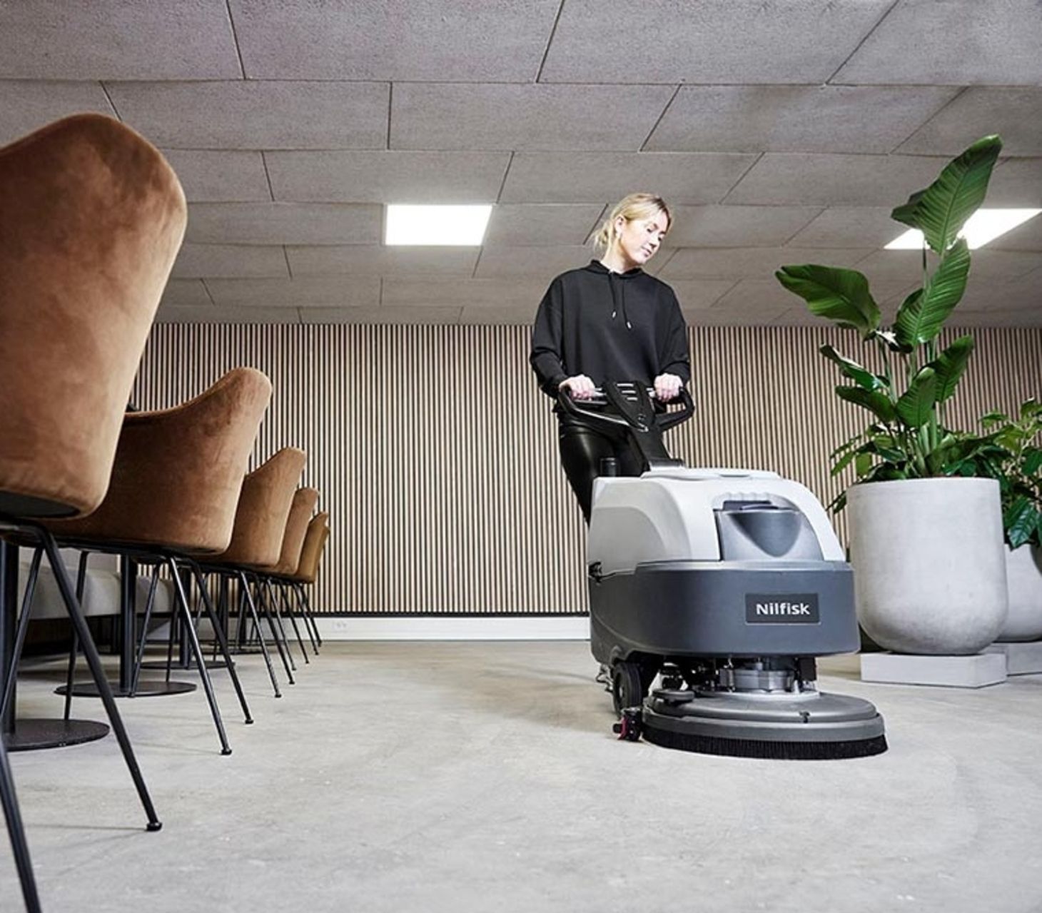 Scheuersaugmaschine Nilfisk SC370 im Einsatz